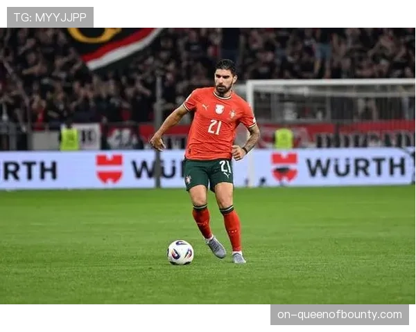 绝杀英雄内维斯:接受全场欢呼的荣耀时刻 绝杀英雄内维斯:接受全场欢呼的荣耀时刻