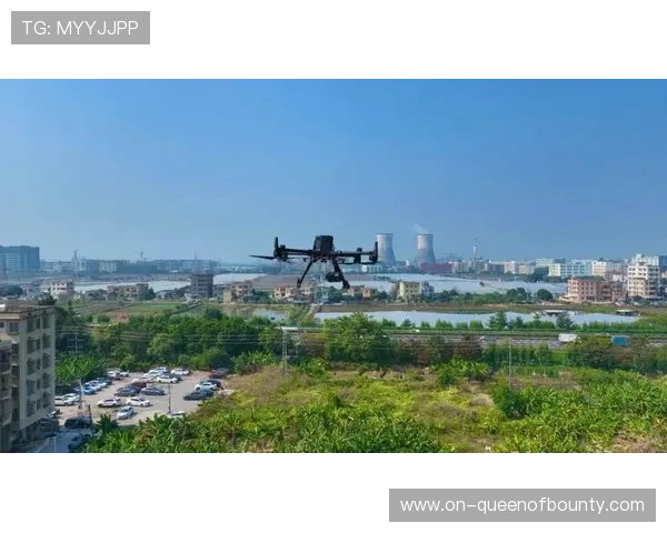 大连青训基地引入无人机巡检系统，实时监测草皮健康状态